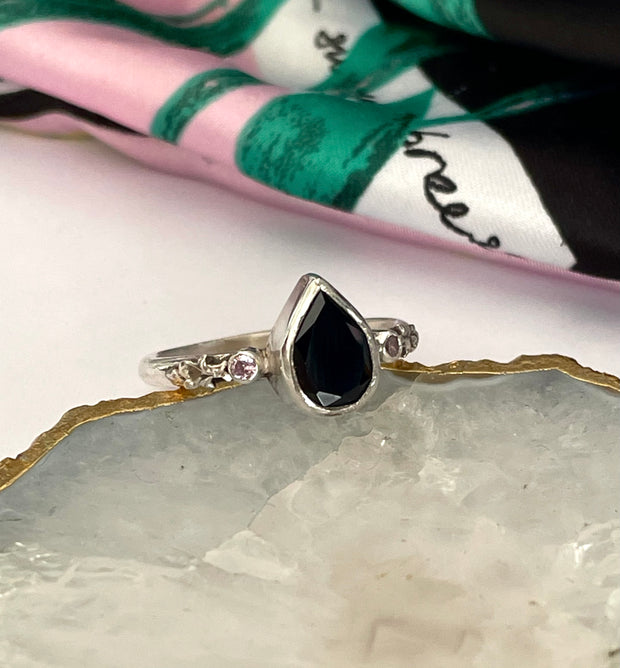 Size S black spinel