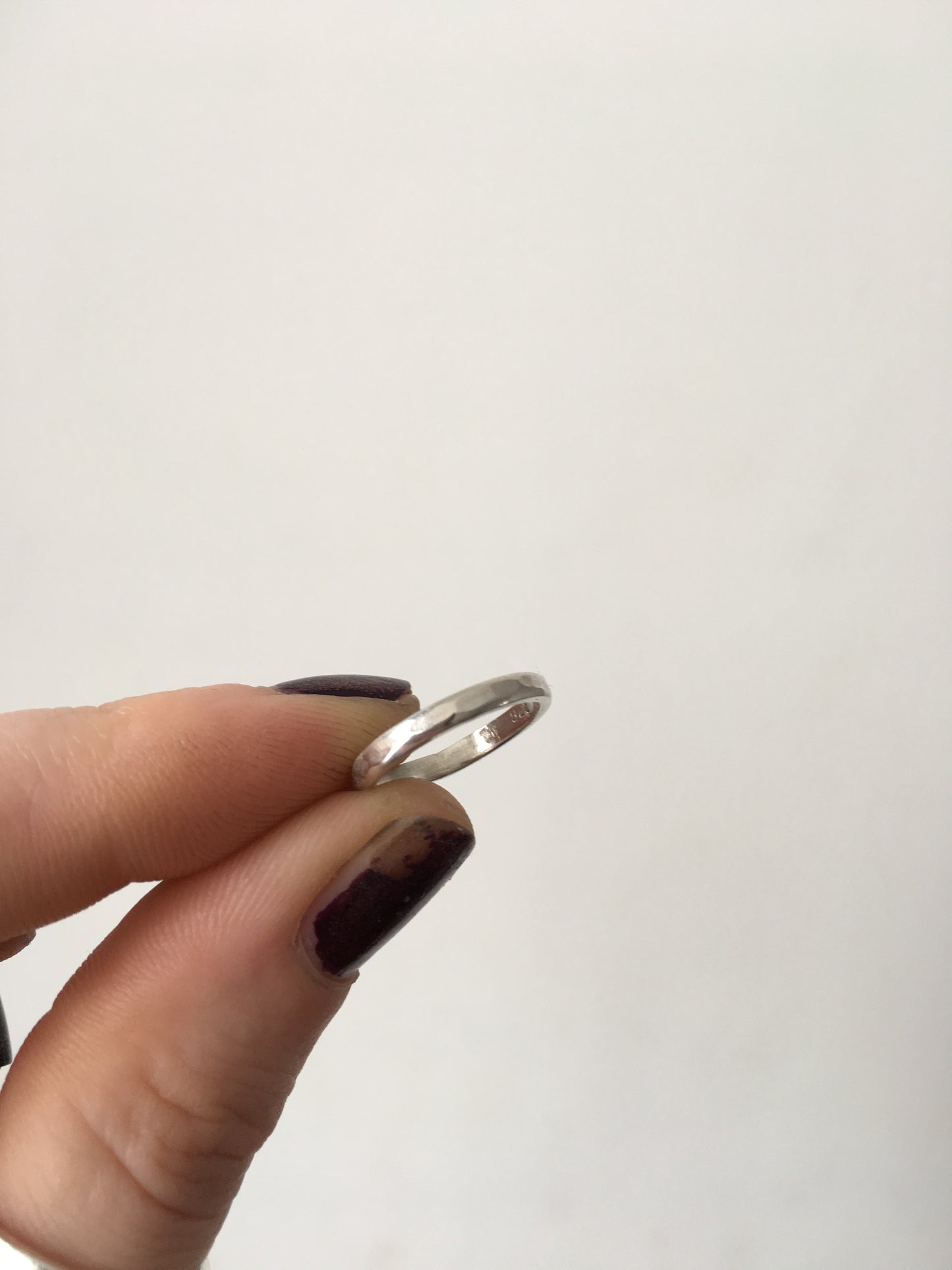 Hammered midi ring